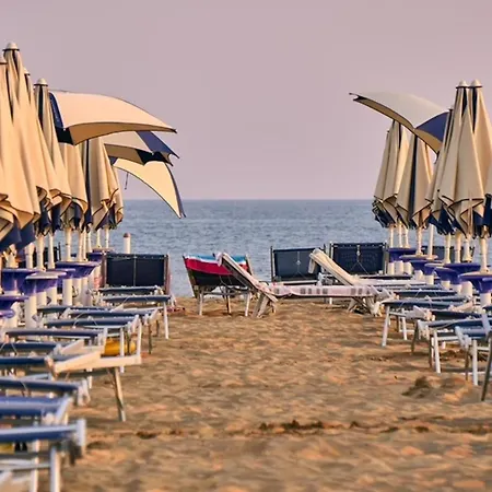 Apartment Lovely With Garden For Six Bibione